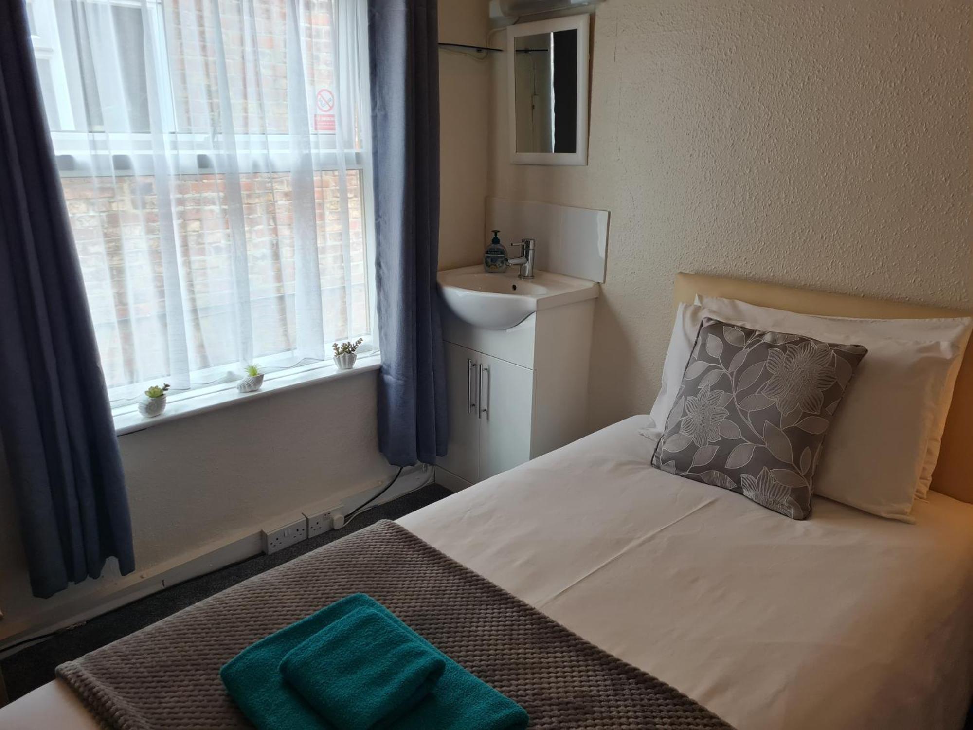 Hotel The Chimes à Bridlington Extérieur photo